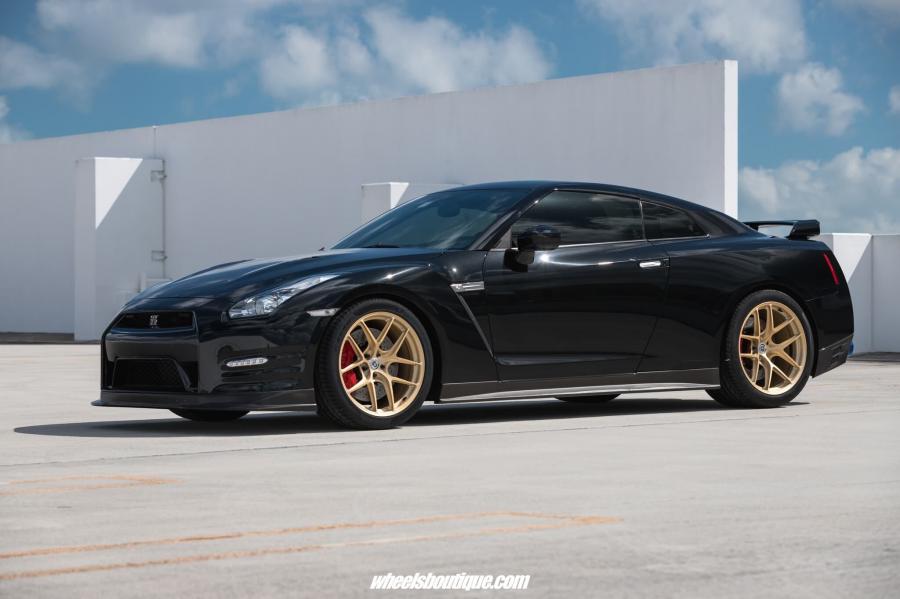  Nissan GT-R on HRE Wheels (R101 Lightweight) 2019 года  (фото 4 из 12)